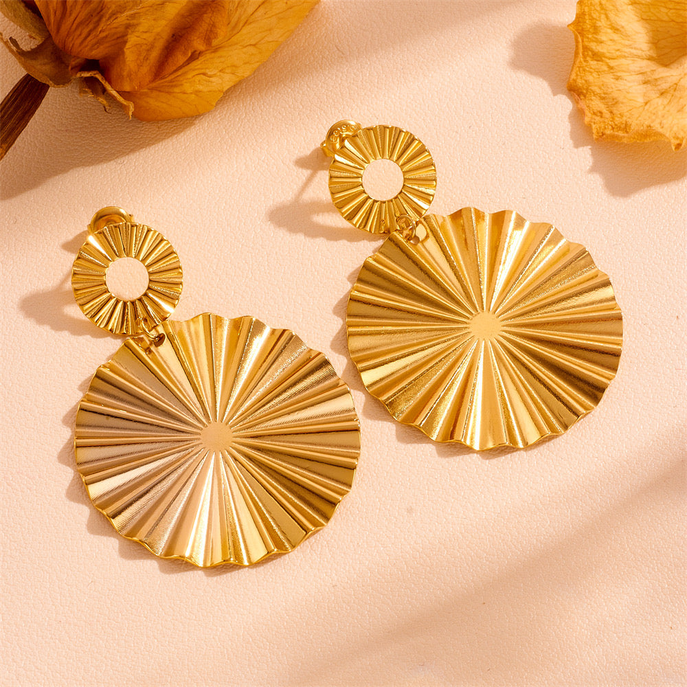 Scalloped Earrings ⚜️