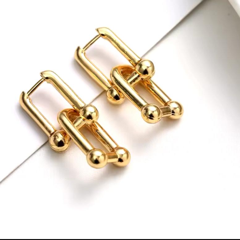 U-Link Earrings ⚜️