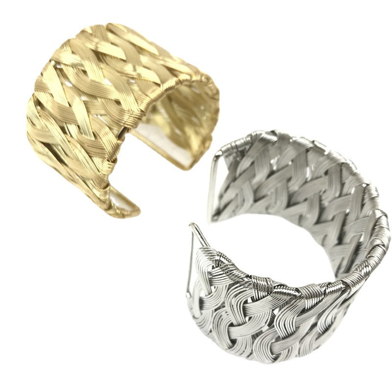 Gold Wave Bracelet ⭐️
