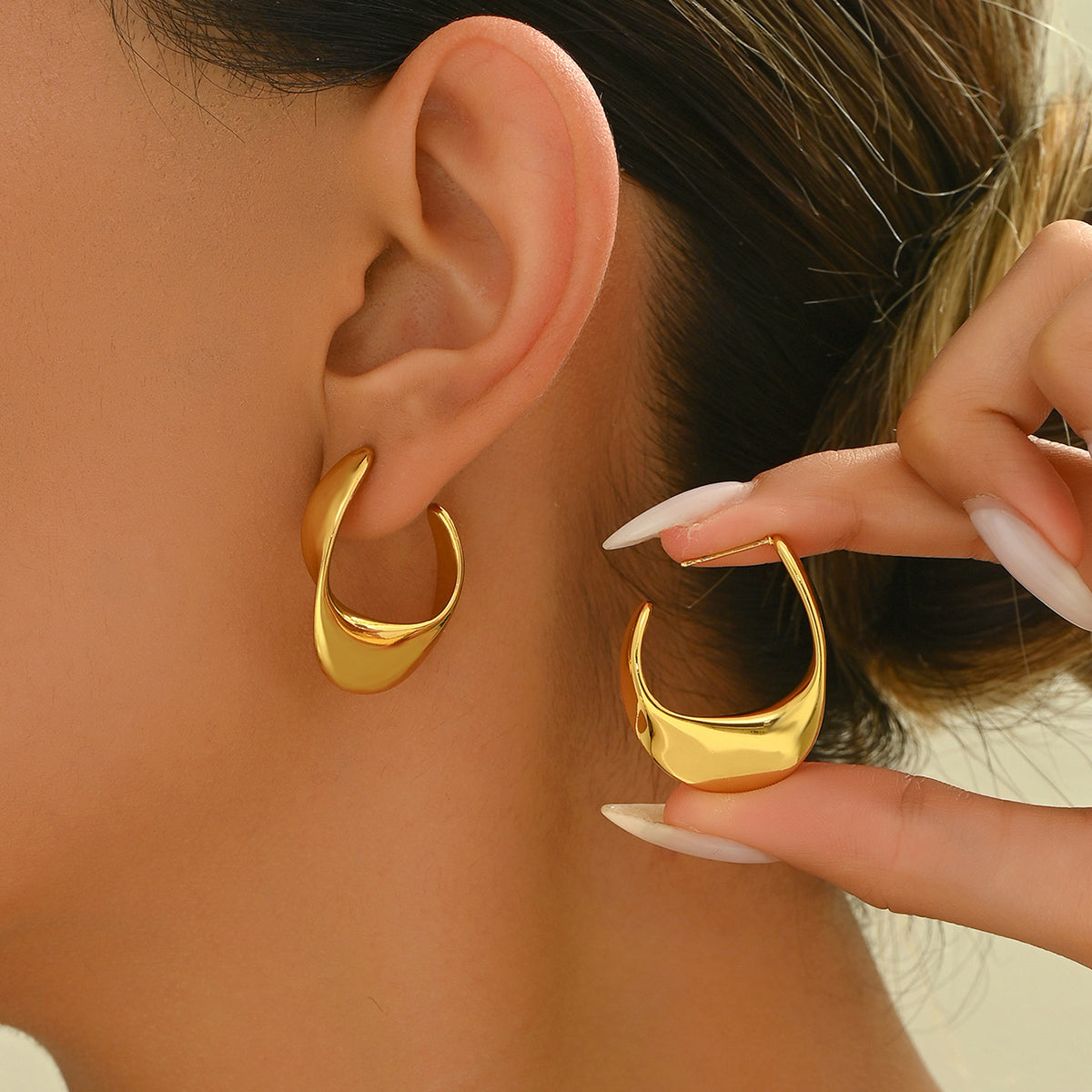 C-Shaped Earrings ⚜️