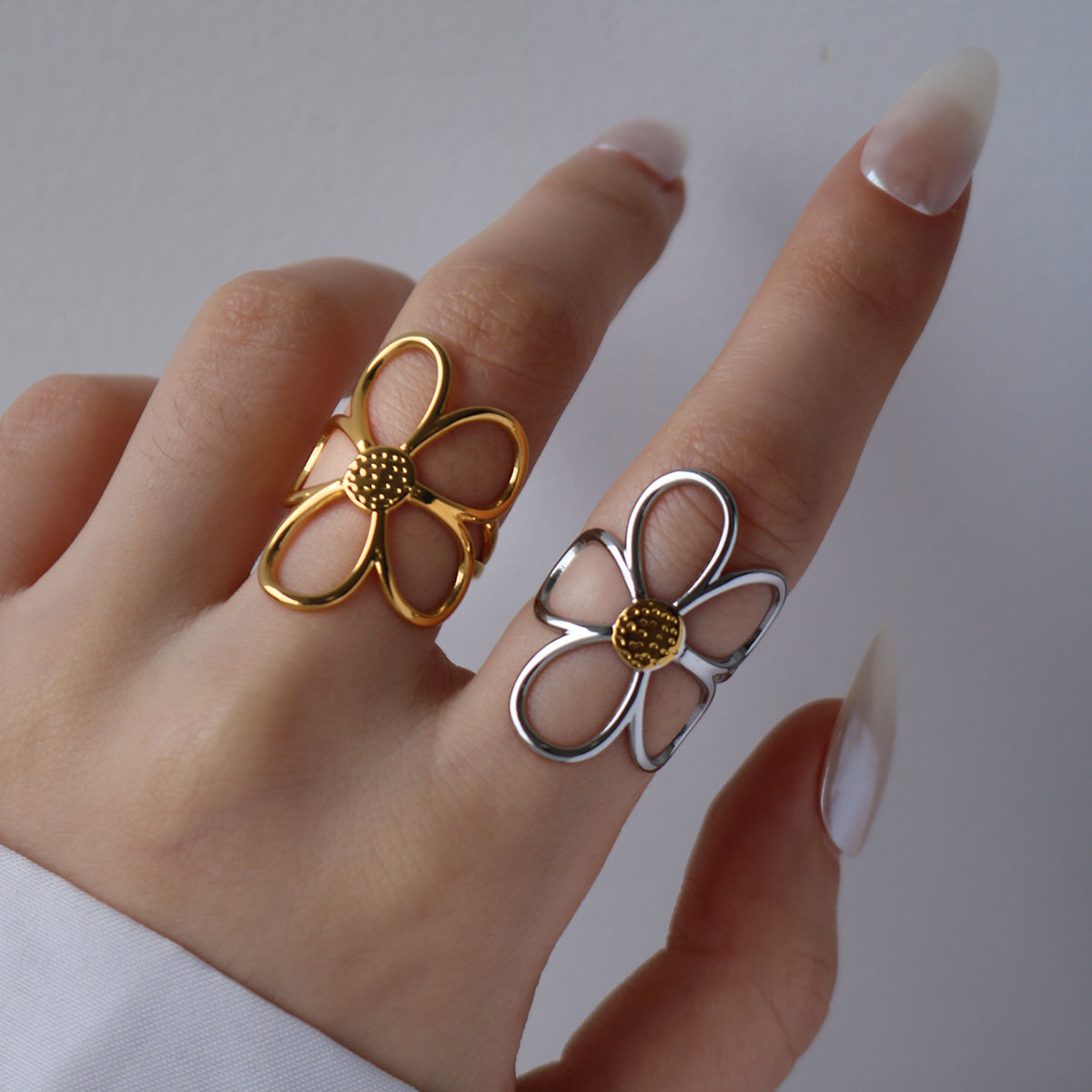 Flower- shaped Ring
