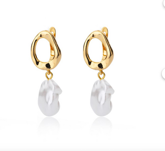 Baroque Pearl Earrings ⚜️