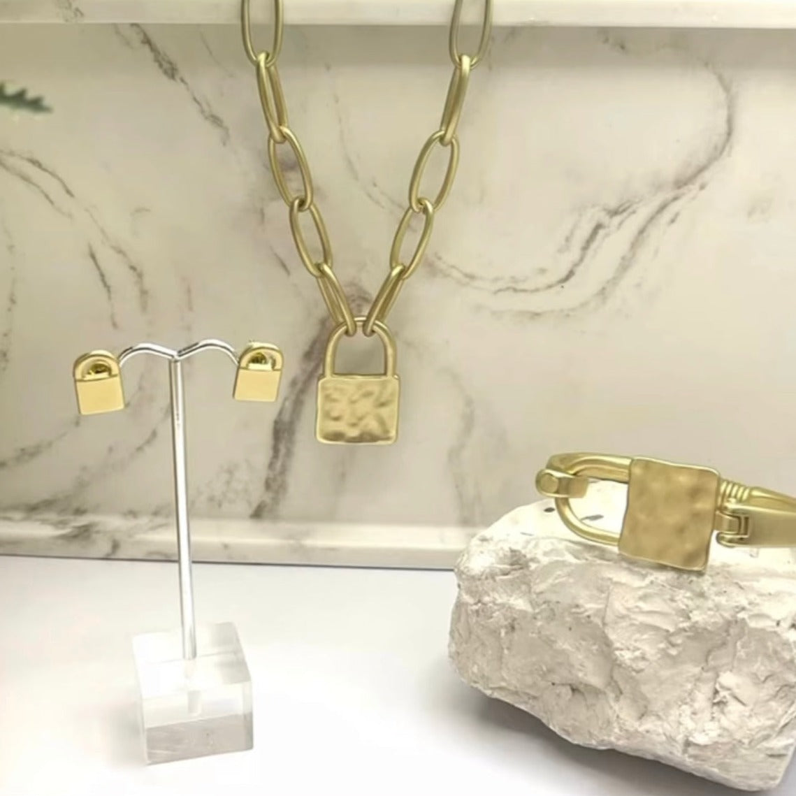 📿Collar con candado 📿