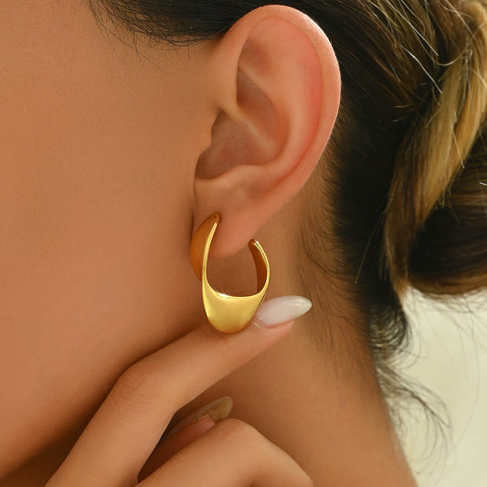 C-Shaped Earrings ⚜️