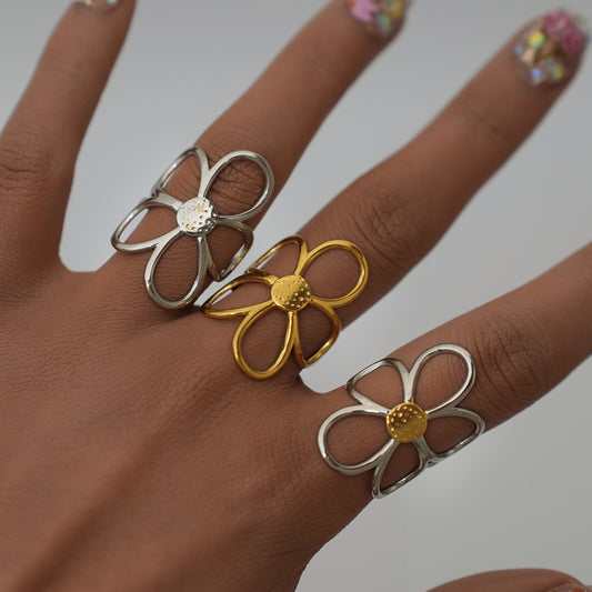 Flower- shaped Ring